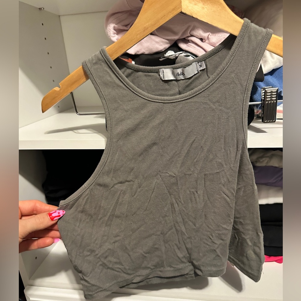 Super cute medium tank crop style
